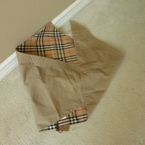 Burberry Reverse Check Cotton Bandana Scarf (Beige) NEW WITH TAGS - Picture 7 of 9